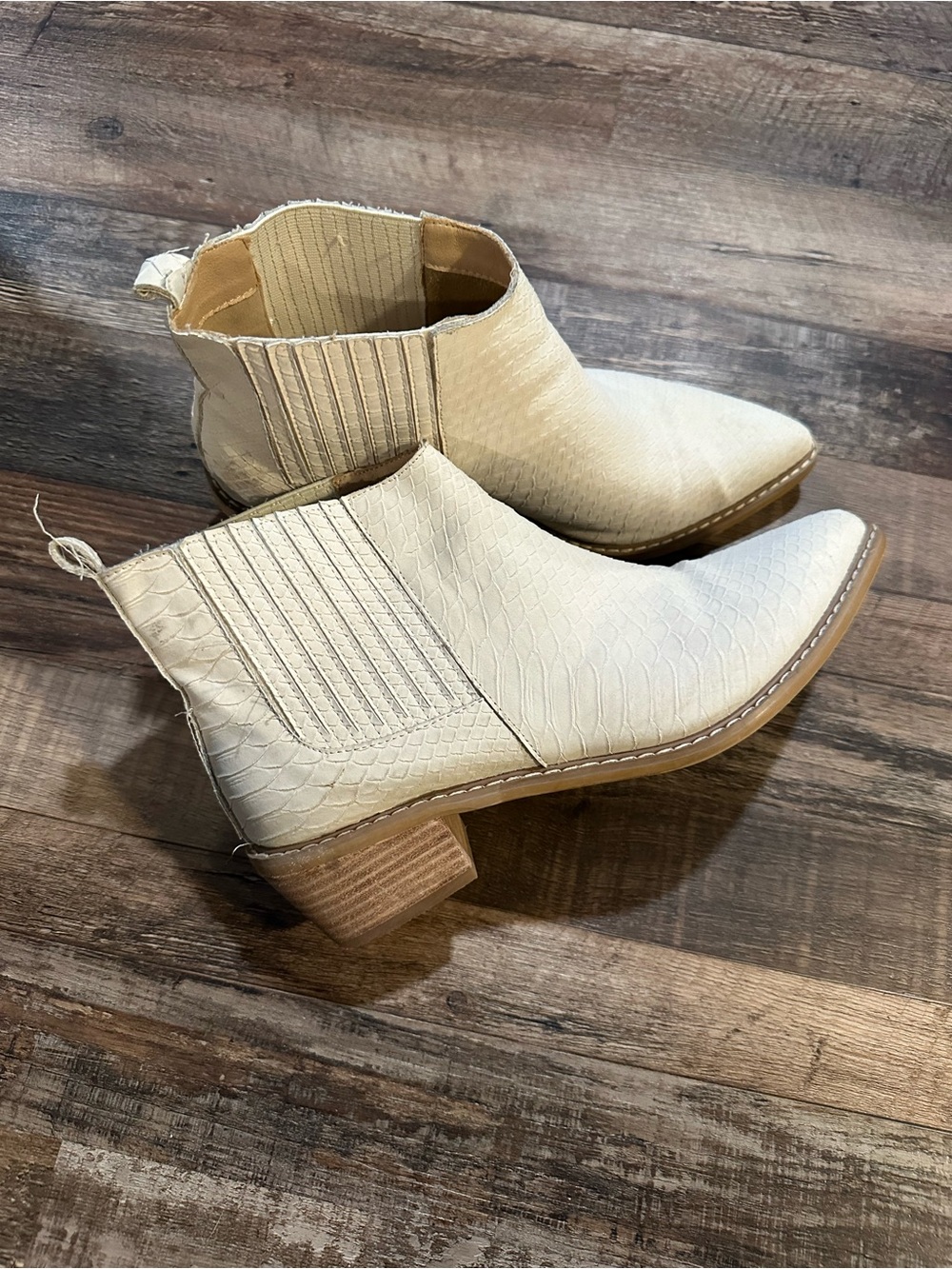Mi.iM Cream Textured Pointed-Toe Ankle Booties - Picture 2 of 4